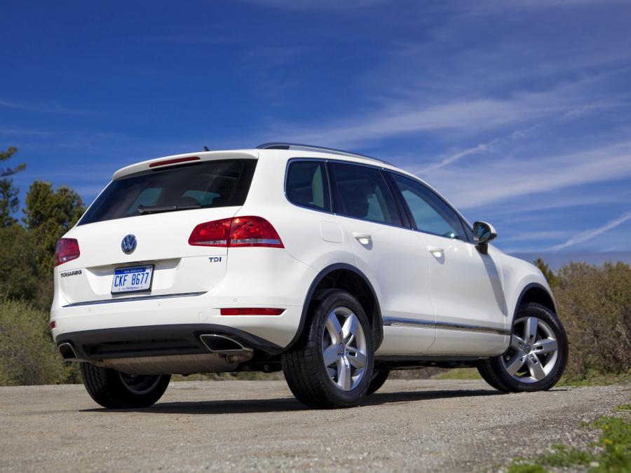  Volkswagen Touareg V6 TDi 2010 года  (US) (фото 13 из 16)